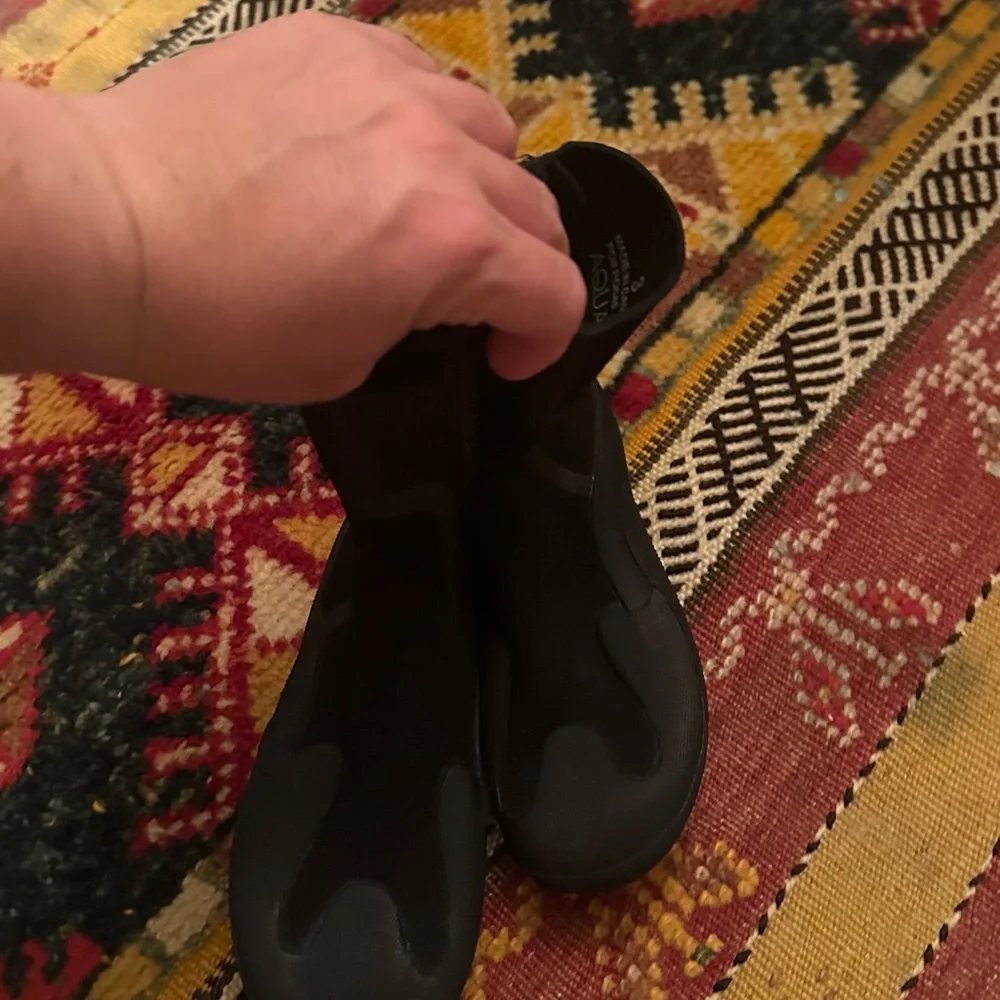 Aqua Black Neoprene surf Booties - Picture 5 of 7